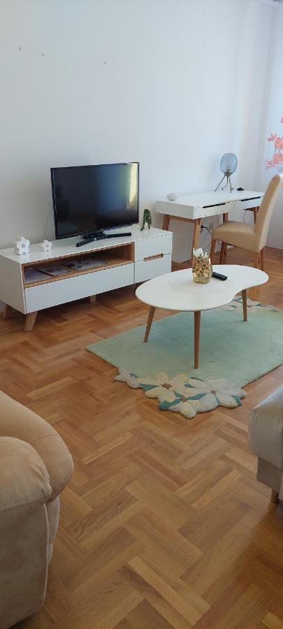 Meli Apartment